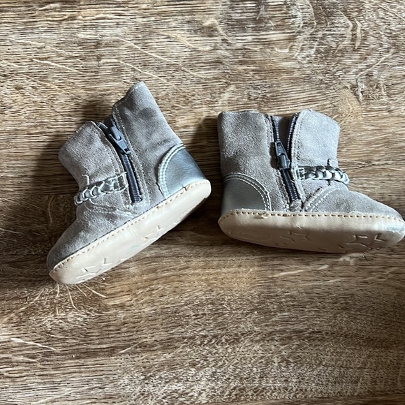 Robeez boots - Picture 2 of 3